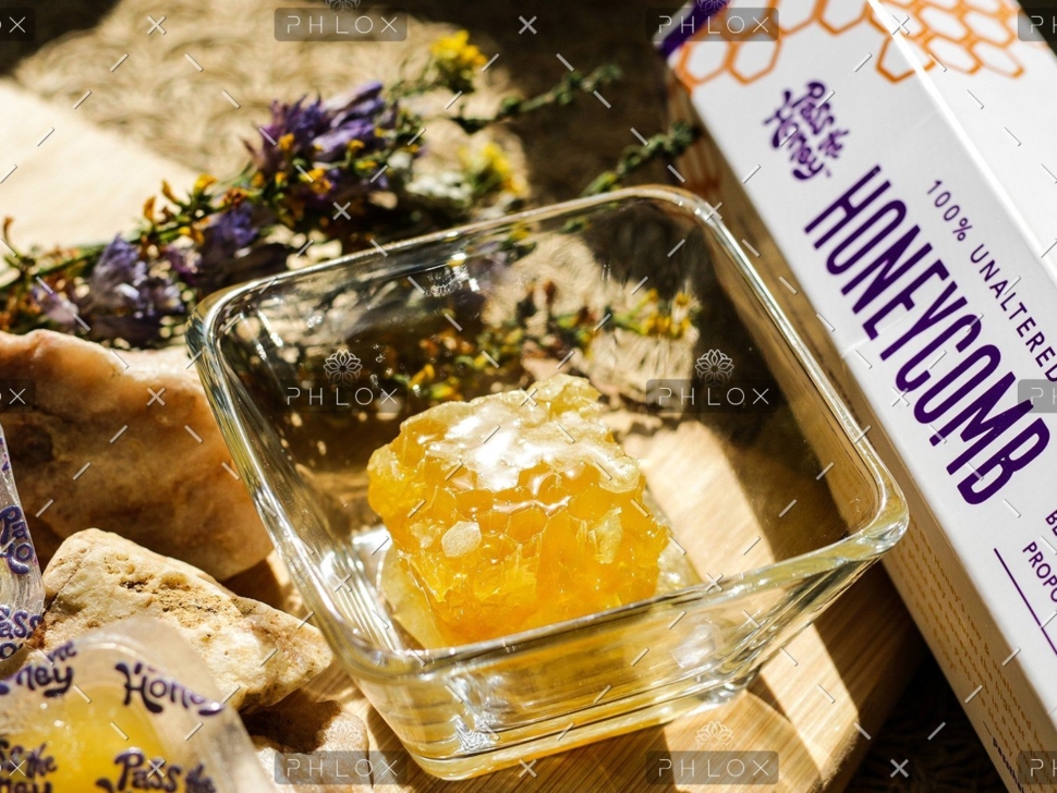 demo-attachment-45-pass-the-honey-1543089-unsplash